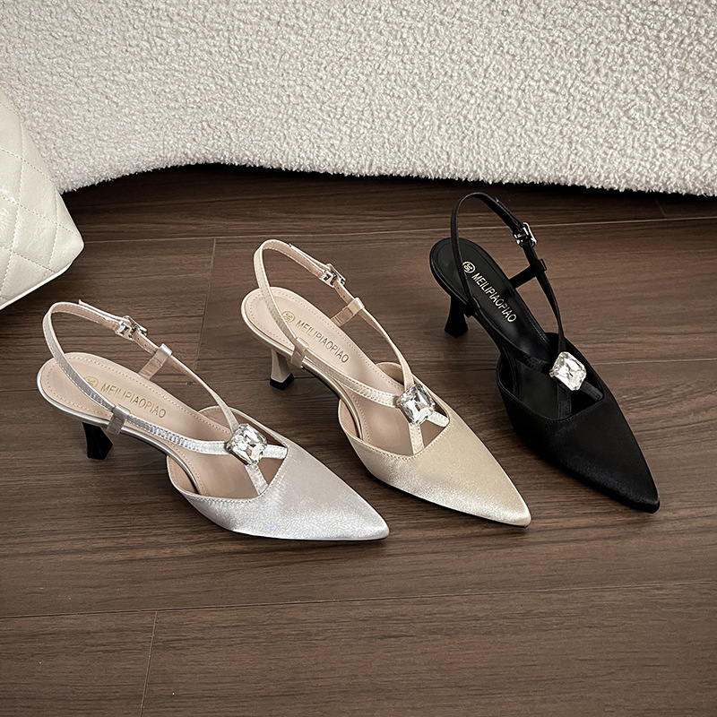 2025 verano nuevo estilo sexy tacones altos mujer tacones de aguja puntiagudos Baotou diamantes de imitación sexy hermana real zapatos de un solo cinturón