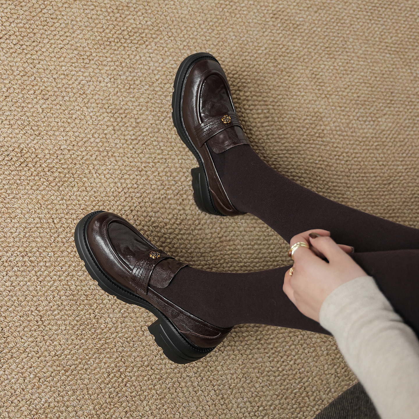 Giày loafer nữ mũi tròn gót vuông dày đế cao 6 cm da cừu — màu nâu