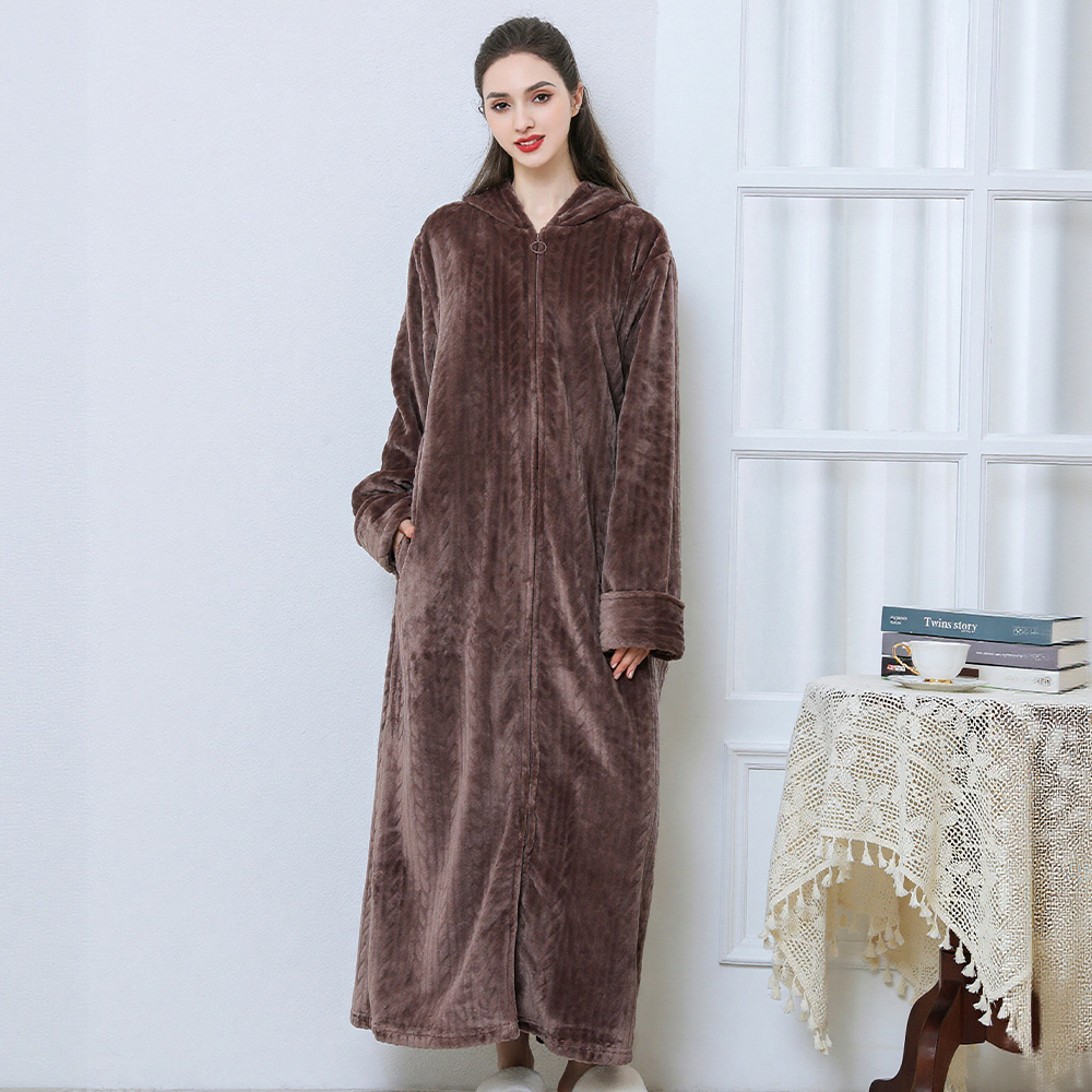 Bata de franela en stock, de invierno, de forro polar coral grueso, de manga larga, talla grande, exclusivamente para ventas transfronterizas, camisón con capucha al por mayor de fábrica.