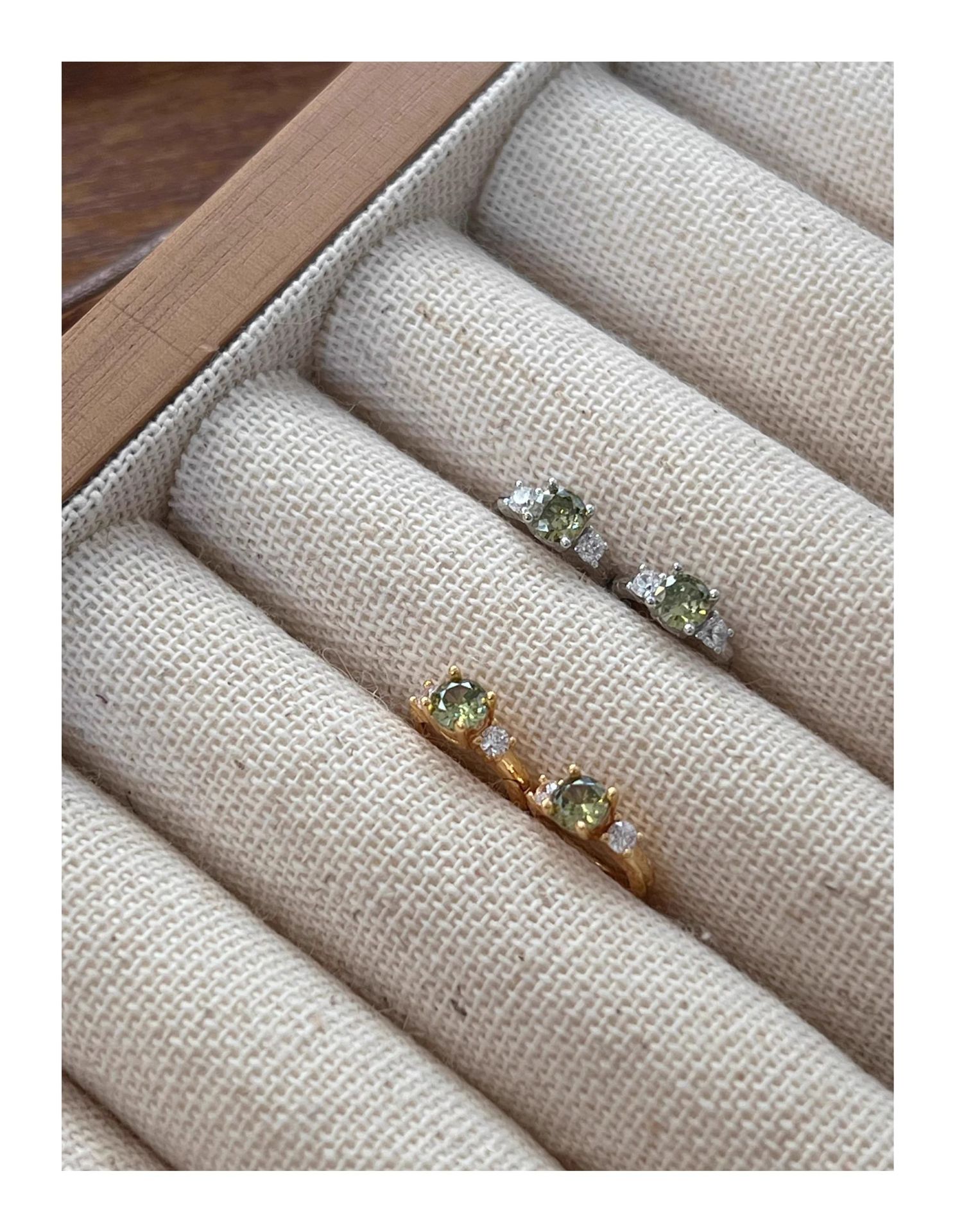 Boucles d'oreilles puce en zircon vert olive style chinois chic_voghion.com