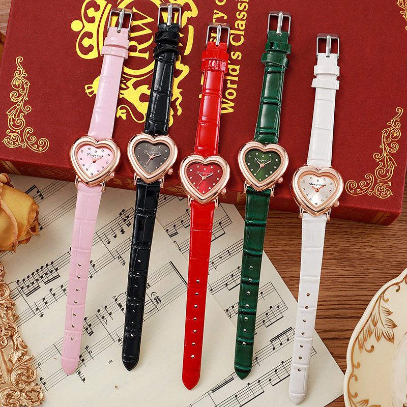 Reloj de cuarzo en forma de corazón retro elegante simple de las mujeres de moda reloj de mujer de estudiante exquisito pequeño reloj de moda