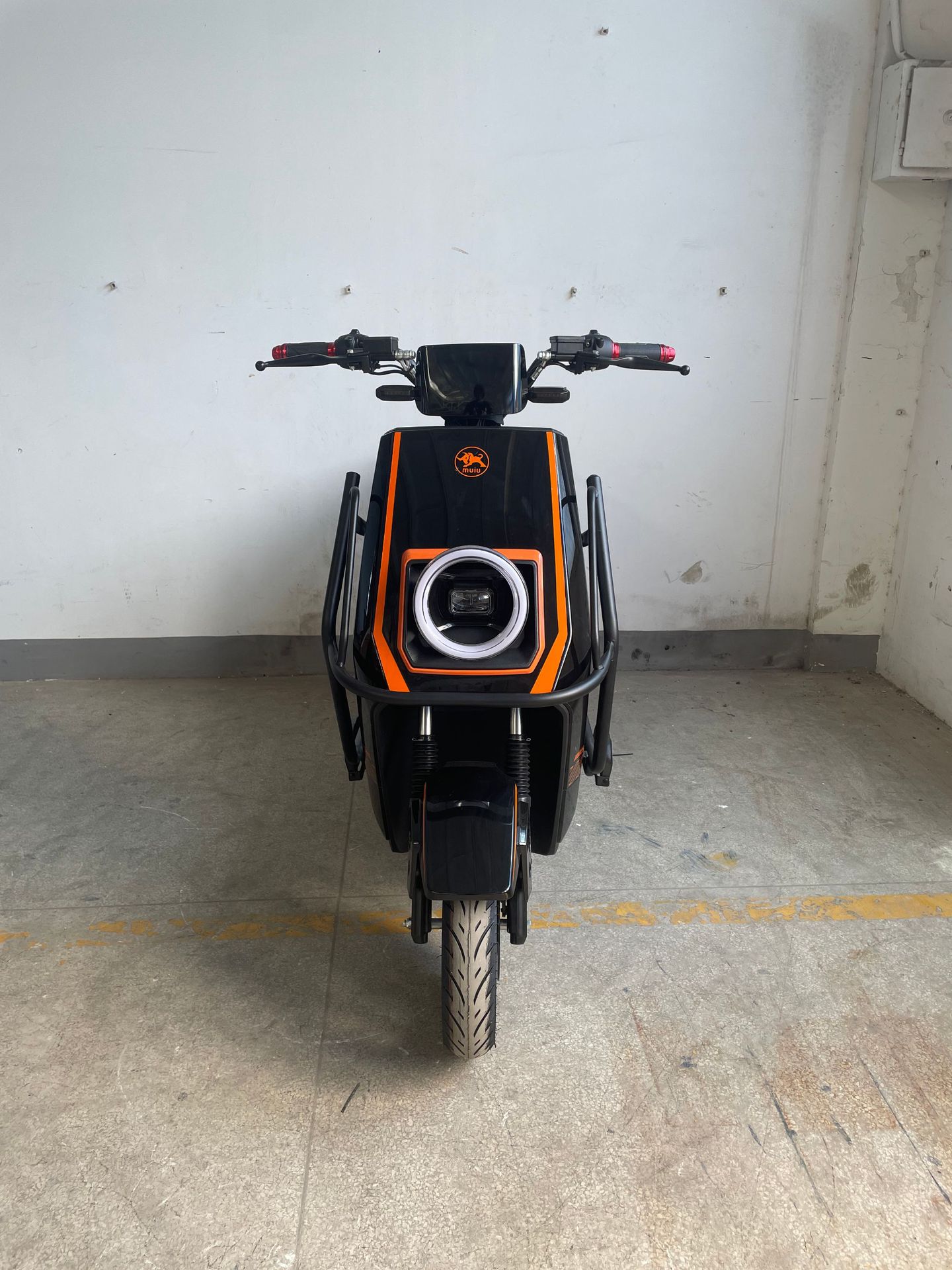 Export Fangniu electric motorcycle, high-power 60V electric vehicle, large scooter, high-speed long-distance travel vehicle for adults
