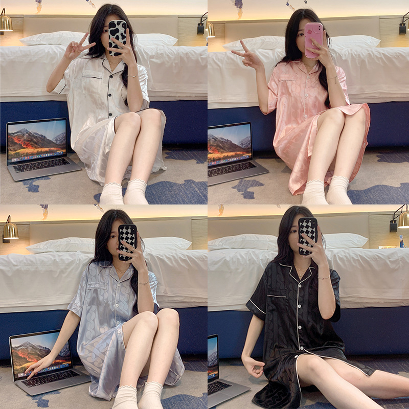 Verano simple casual jacquard de seda de hielo camisón de manga corta para mujer cardigan Delgado solapa seda ropa para el hogar transmisión en vivo