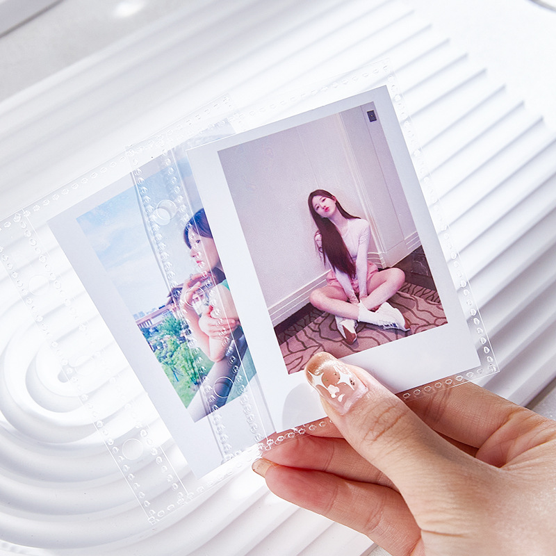 Libro de tarjetas Página interior Persiguiendo estrellas Idol Tarjeta pequeña de almacenamiento 4 cuadrículas 3 pulgadas Una cuadrícula de palacio de seis hoyos Alta transparencia Álbum Polaroid Página interior