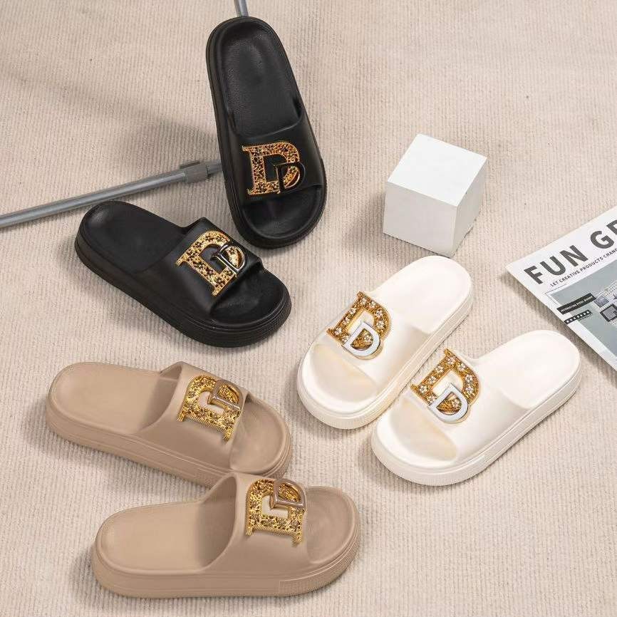 2026 Internet explotó la sensación de mierda EVA de mujer antideslizante suave moda versátil zapatillas de mujer con suela gruesa