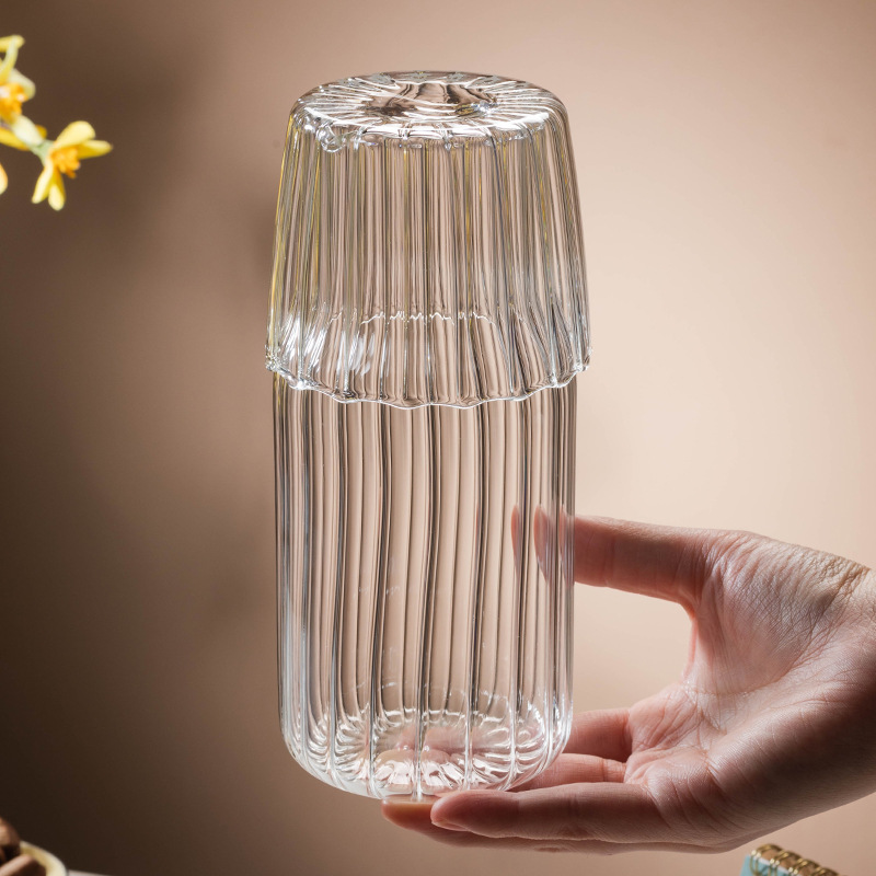 Botella de jugo doméstica de pequeña capacidad con tapa de vidrio vertical, una olla de agua fría, una olla de agua fría para beber