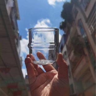 �������Ǳ������͟����貣�����������Fˮ�����̱��uβ�Ʊ�