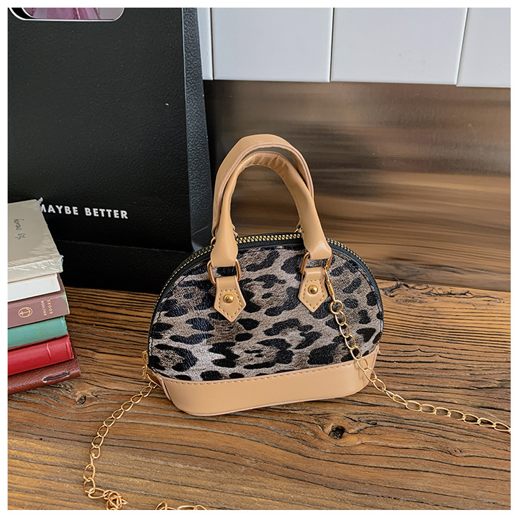 Estampado de leopardo gris