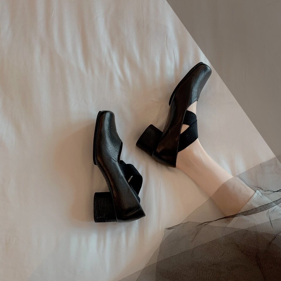 Giày búp bê nữ mũi vuông da cừu phối quai chéo, đế bệt gót thô 5 cm — Da đen (gót dày), Da đen (đáy phẳng), Màu trà sữa (gót dày), Màu trà sữa (đáy phẳng)
