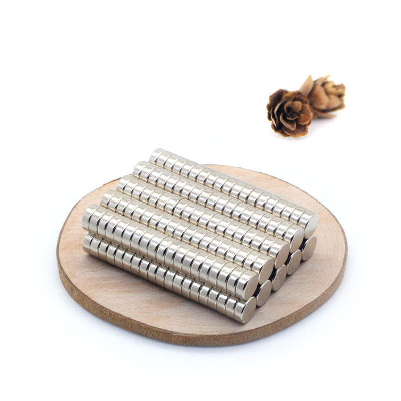 D5x1/5x1.5/x2/5x2.5mm强力吸铁石直径5毫米强磁钕铁硼磁石小圆片