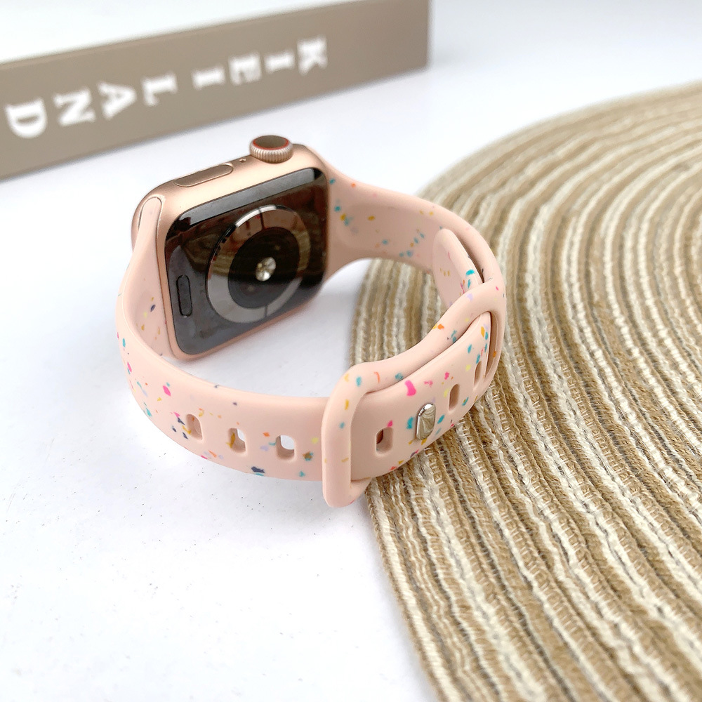 Aplicable a Apple Watch correa iwatch9 cintura pequeña mariposa botón de color chip nuevo tipo de mujer s8765 correa creativa