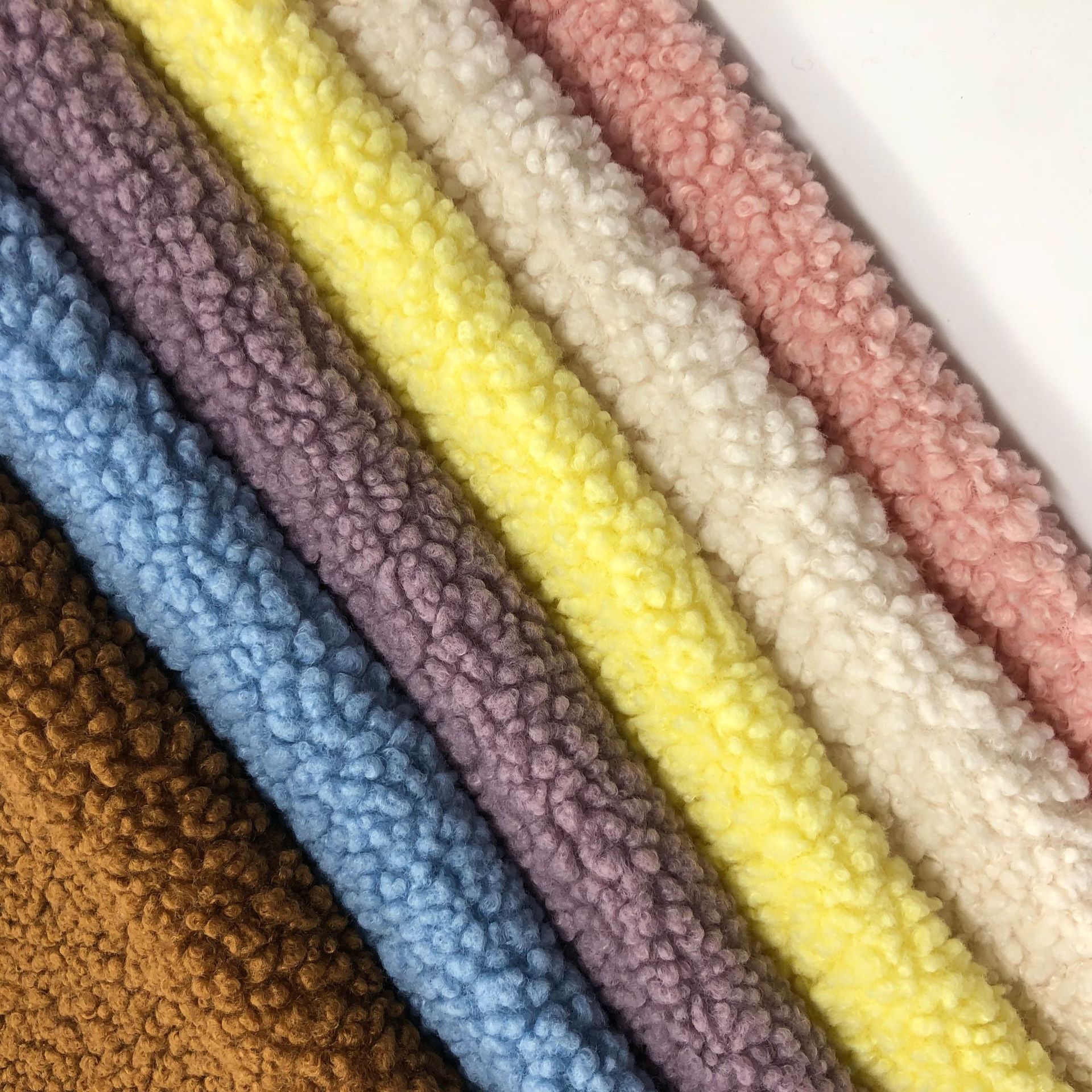 阿尔泰现货 卷毛颗粒阿尔泰复合面料时装绒布外套服装毛绒布料