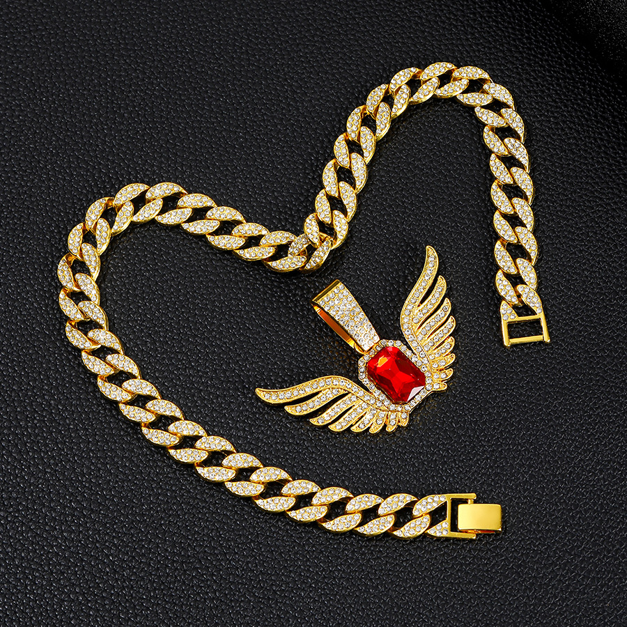 Europeo y americano hip hop completo diamante Ruby alas colgante collar de los hombres de personalidad transfronteriza alas de Ángel colgante fábrica al por mayor