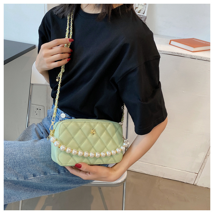 Fashion Pearl Rhomboid Embroidery Thread Shoulder Messenger Portable Bag Wholesale display picture 10