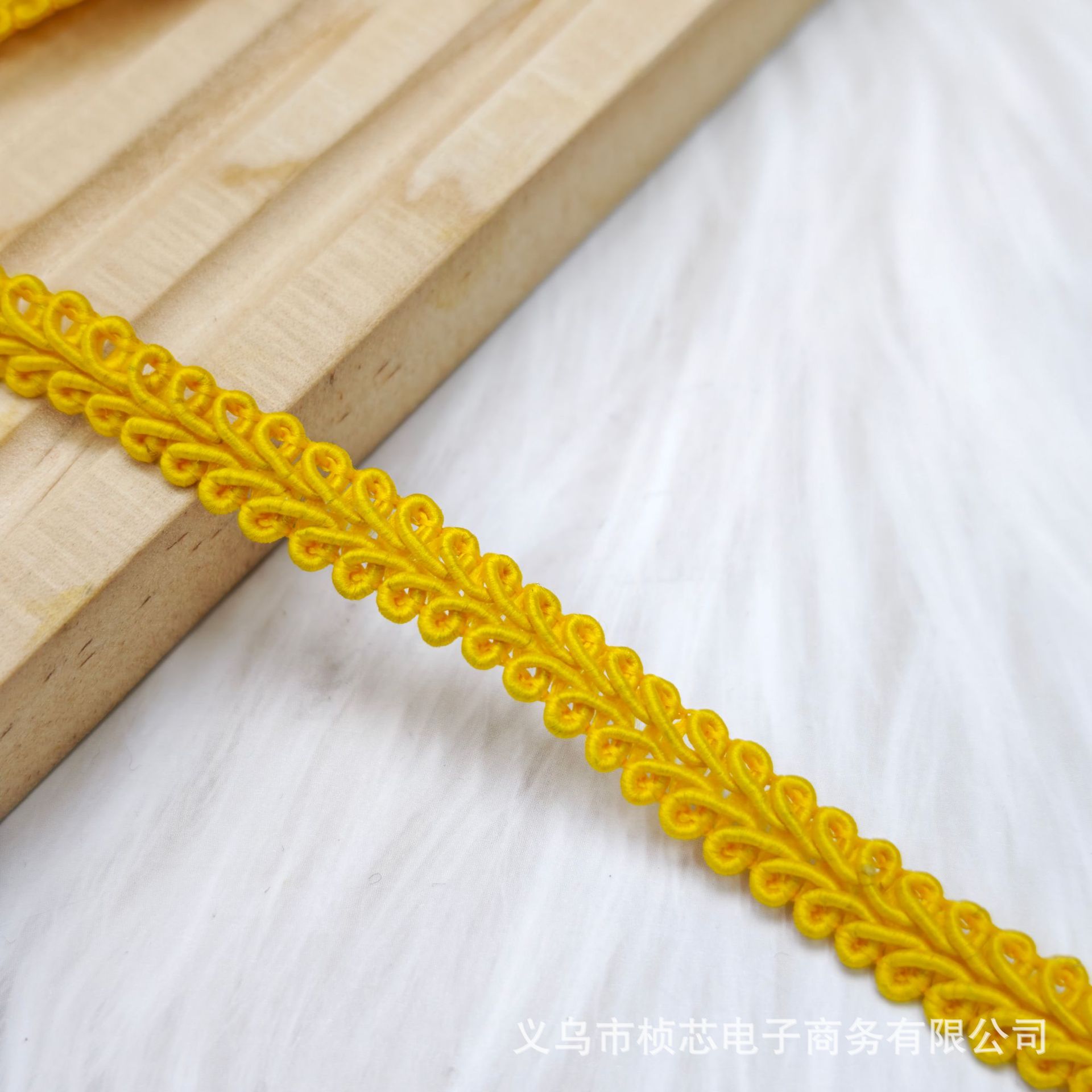 0.8cm*yellow