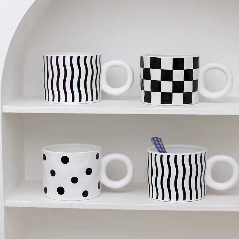 Ins schwarz und weiß schachbrett becher nische keramik tasse trinken tasse große ohr design tasse kaffee tasse_voghion.com