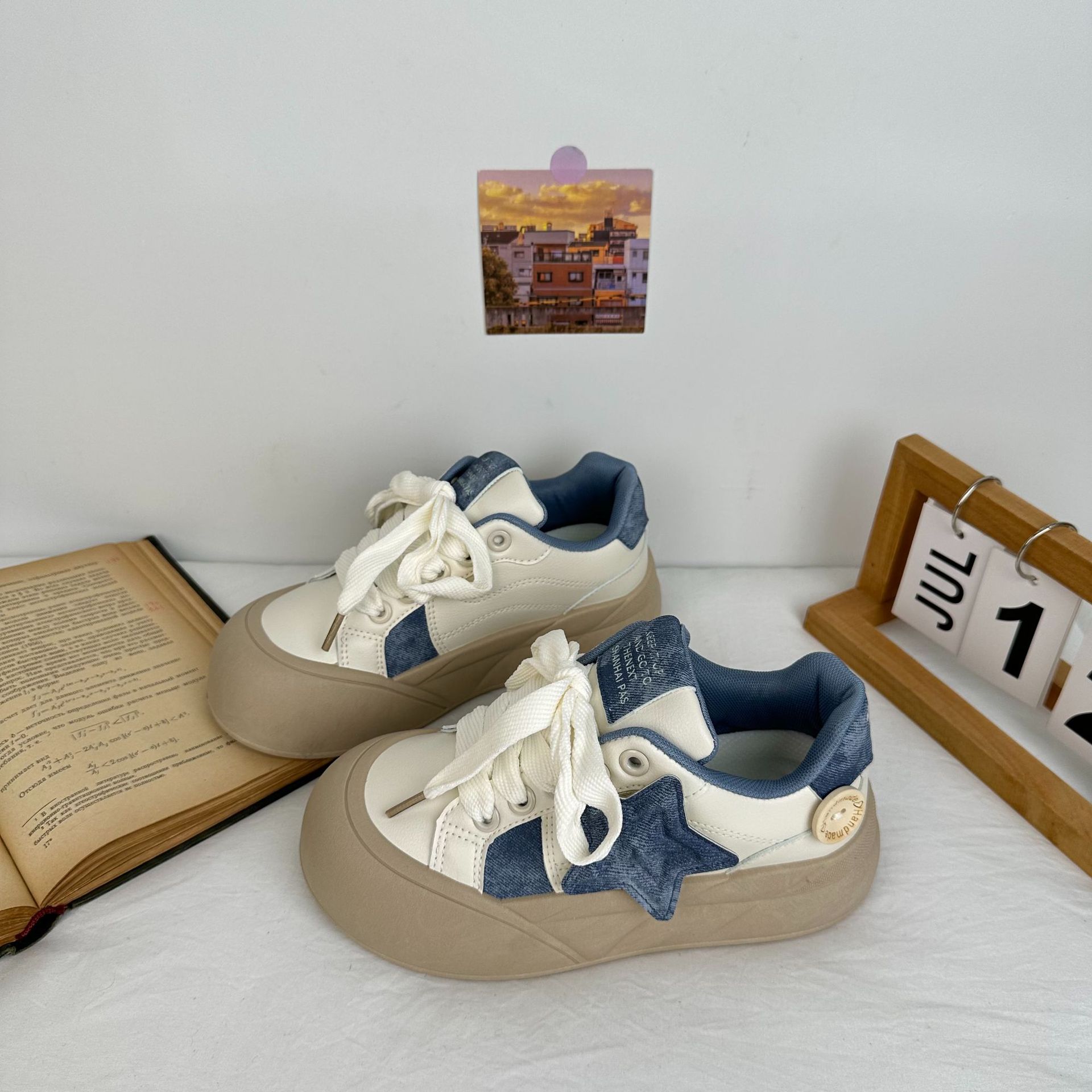 Estrellas de ondas largas zapatos de skate casuales de base baja para mujeres zapatos de pan de estilo coreano zapatos de nicho para estudiantes de mujeres