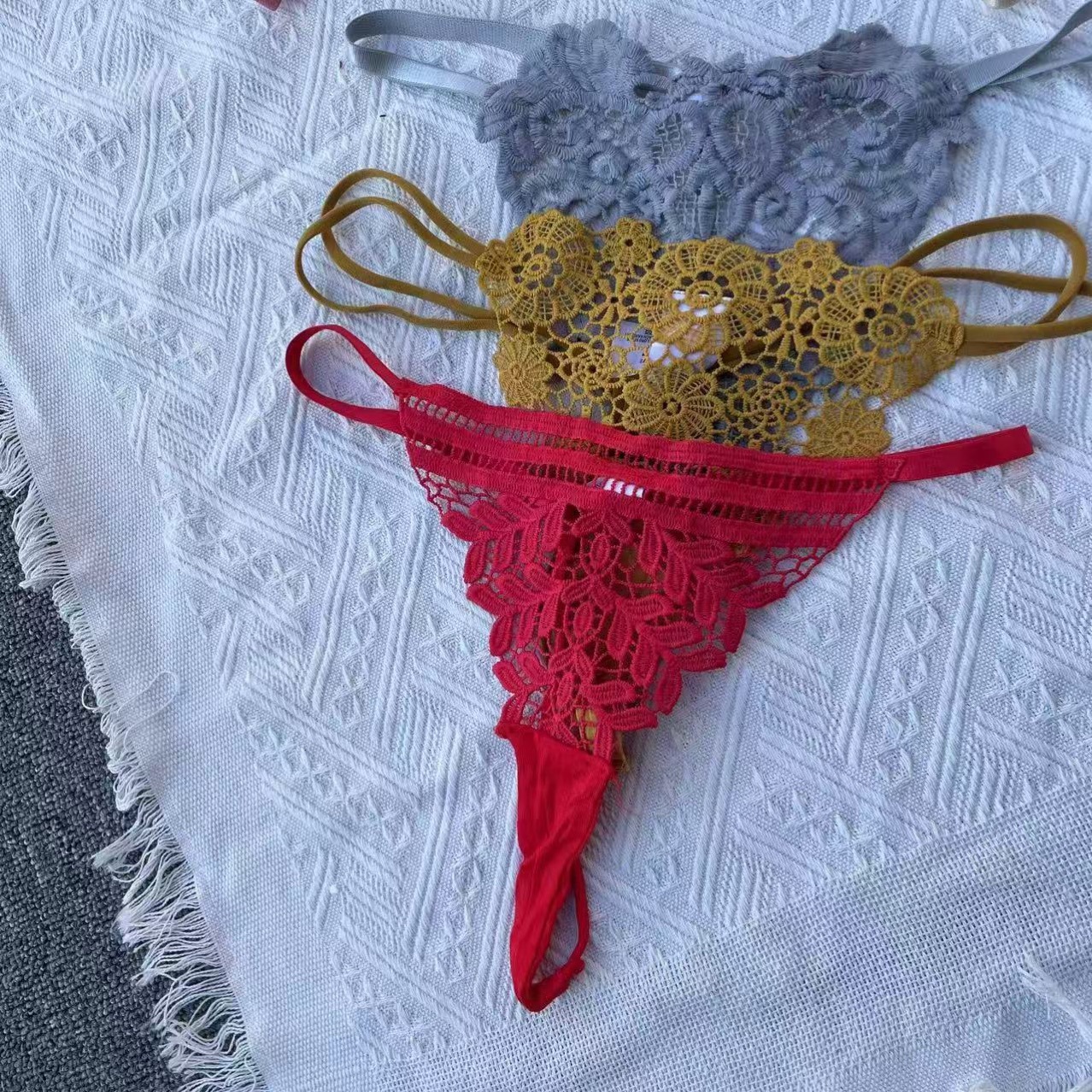 Bragas de mujer exquisitamente bordadas de color mixto, tanga de cintura baja transparente sexy, pantalones en T transpirables de verano, Grecia