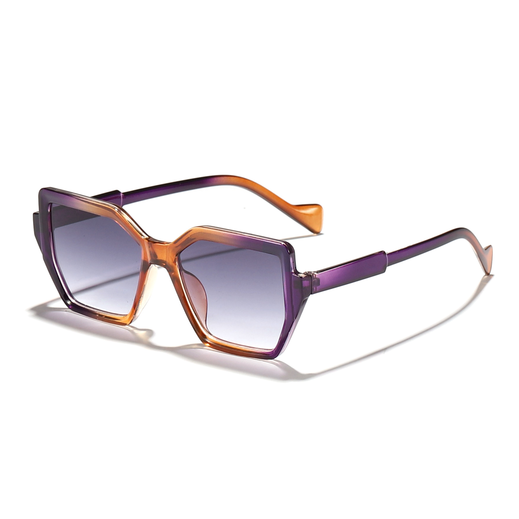 2024 Polígono transfronterizo Gafas de sol para exteriores con color degradado Gafas de sol para mujeres con personalidad europea y americana