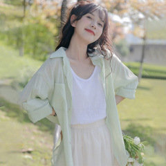 甘美なシフォンのシャツの日焼け止めの服のカーディガンの薄いタイプの女性のサスペンダーのスカートの外でブラウスの夏のショールの氷の糸の小さいコートを掛けます。