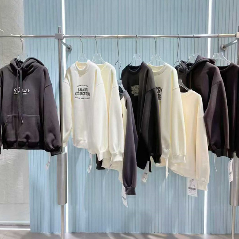 25 Winter Model 0532 Heavy Industry Large Version Plus Velvet Cotton Sweatshirt Traffic Brand Large Version Women's Clothing Inventory Tail Goods Supply Chain 25 Winter Model 0532 Heavy Industry Large Version Plus Velvet Cotton Sweatshirt Traffic Brand Large Version Women's Clothing Inventory Tail Goods Supply Chain