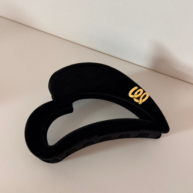 金标植绒爱心一字抓夹大号高级感发后脑勺盘发鲨鱼夹发饰新款|undefined