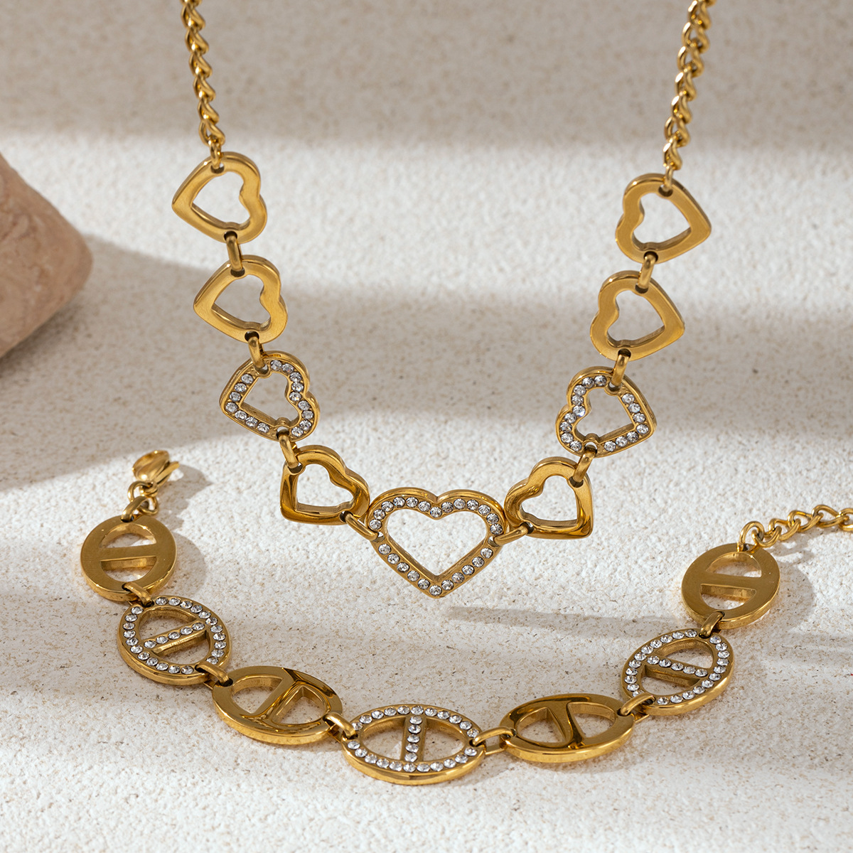 Collar de acero inoxidable de la UE y los Estados Unidos, el conjunto de joyas de nicho ligero de lujo de acero de titanio para mujeres no se desvanecen, joyas de dinero transfronterizas image 1