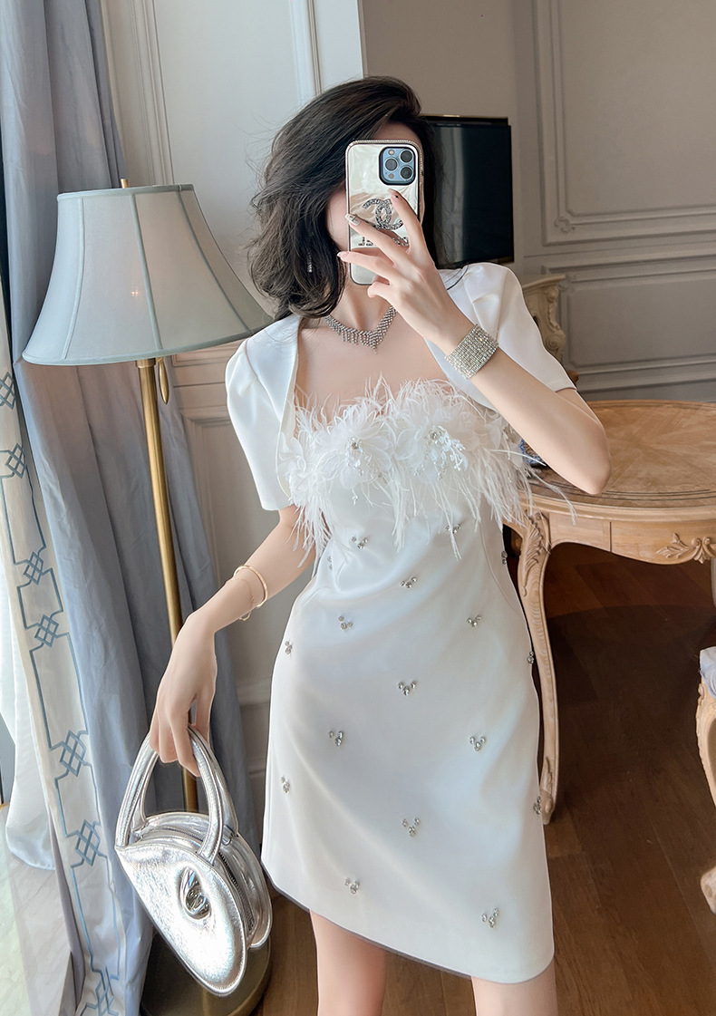 Váy trắng dự tiệc sinh nhật phong cách người nổi tiếng đính lông thú và kim cương — Màu trắng chi tiết 4