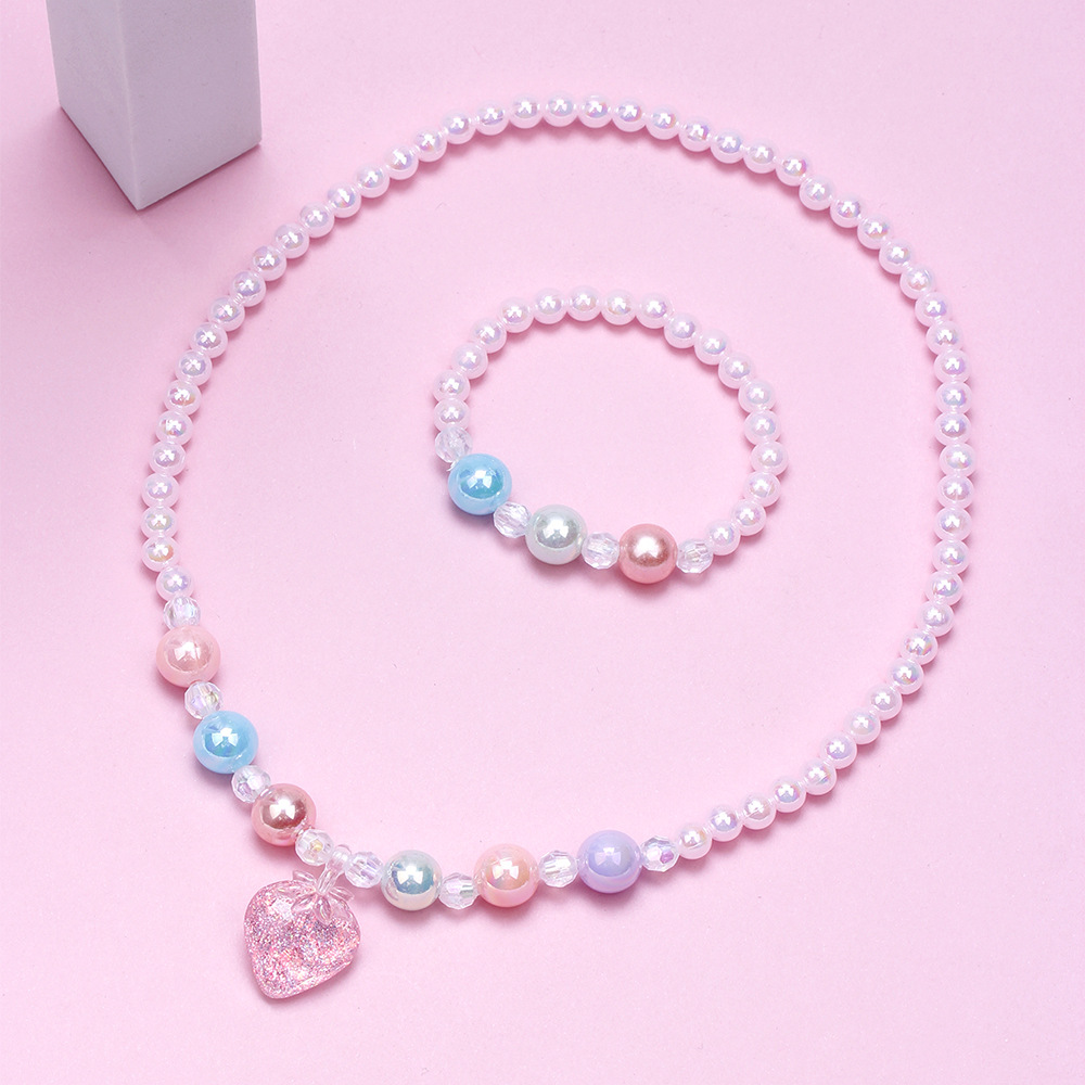 Süß Erdbeere Künstlicher Kristall Harz Perlen Mädchen Halskette display picture 8