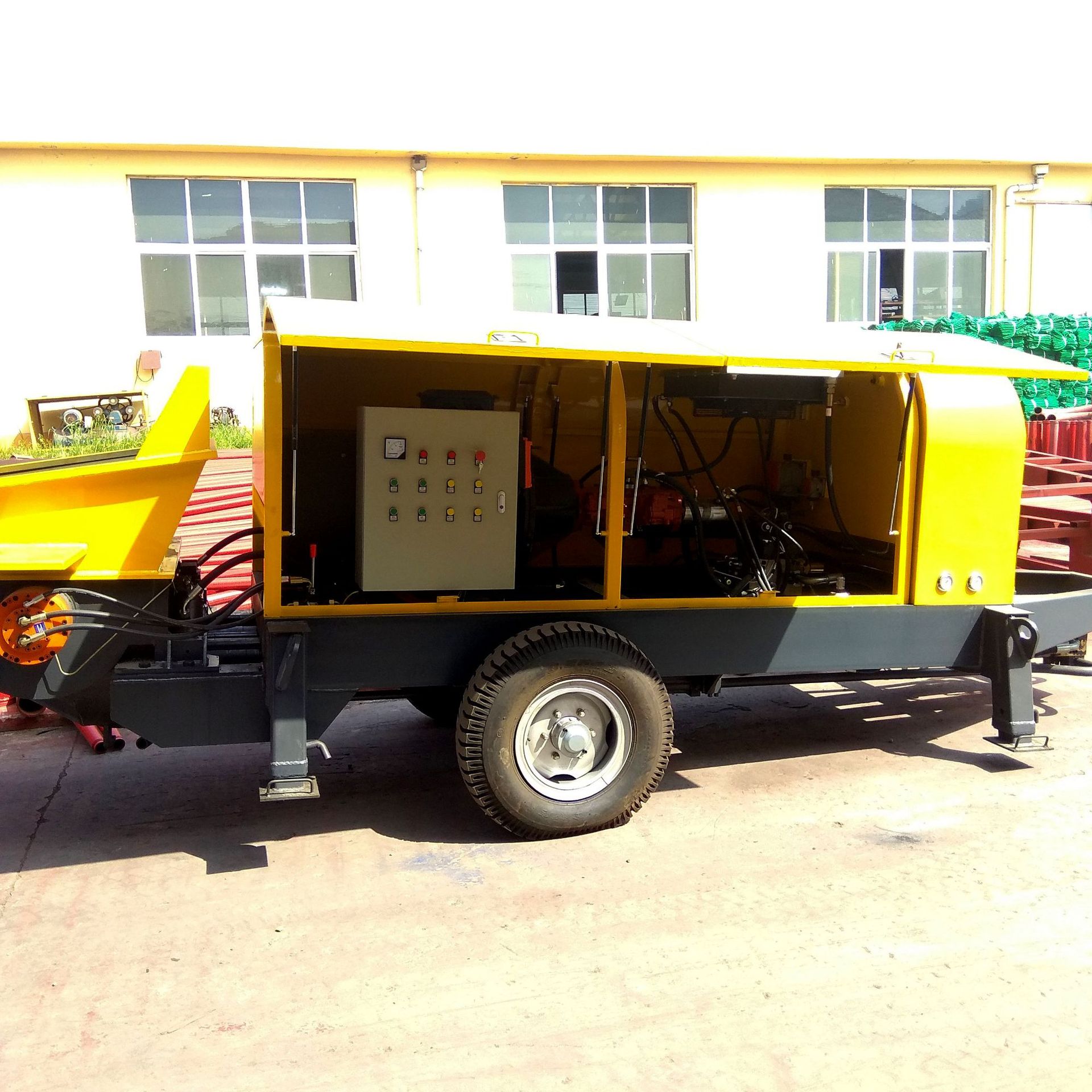 HBTS60-13-90混凝土泵 90千瓦电机泵 烟台新赛机械地泵 布料机