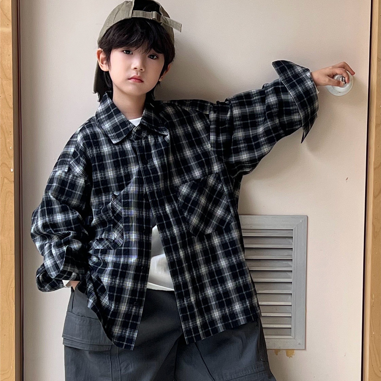 2025秋款童装儿童格子衬衫 潮牌割破绣花贴标男女童宝宝洋气衬衣