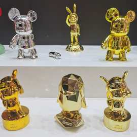 电镀树脂工艺品摆件定制手工彩绘沙金潮玩吉祥物公仔手办工厂定做