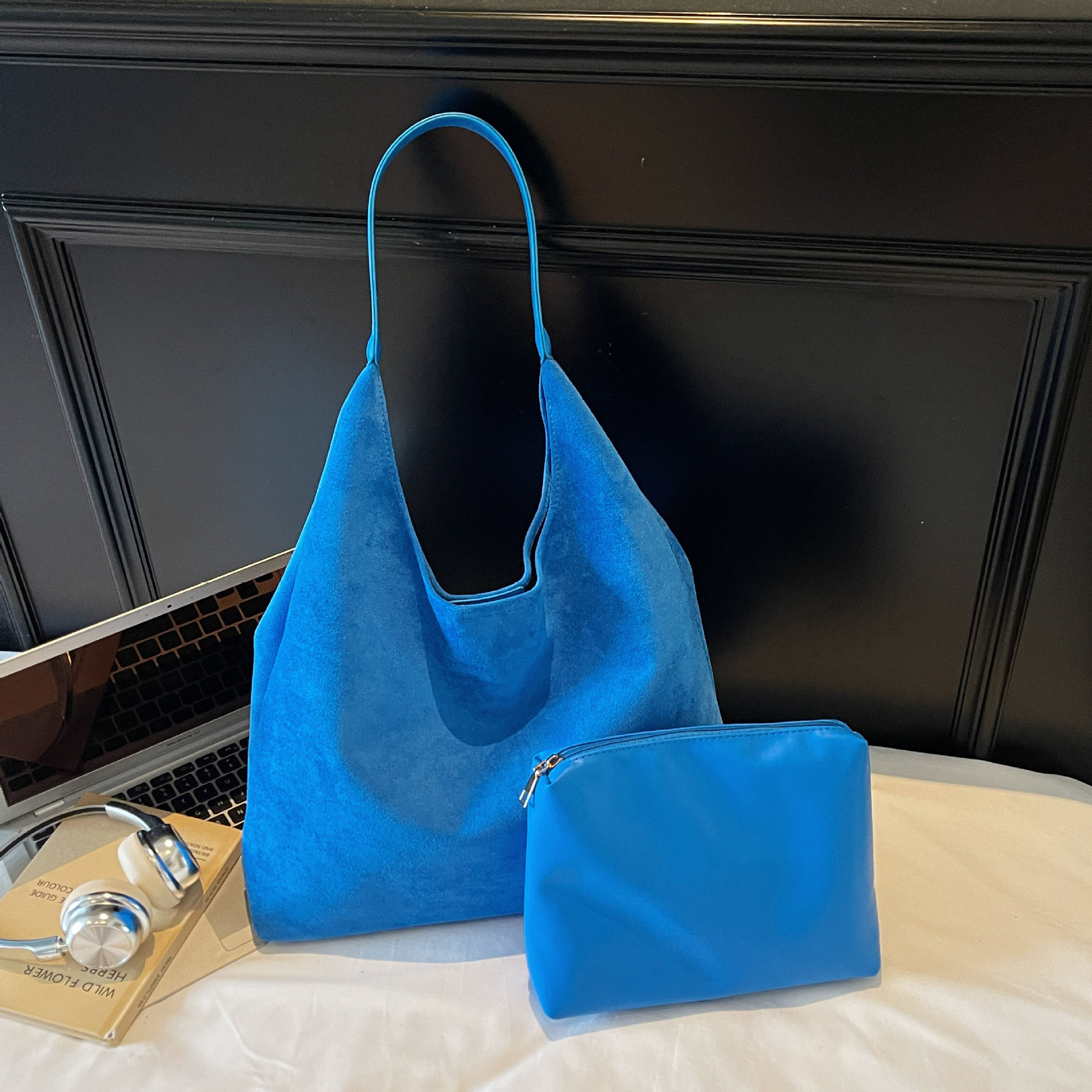 Bolsa de veludo suave retro 2025 nuevo otoño invierno popular bolsa de hombro de gran capacidad bolsa de cubo explosiva
