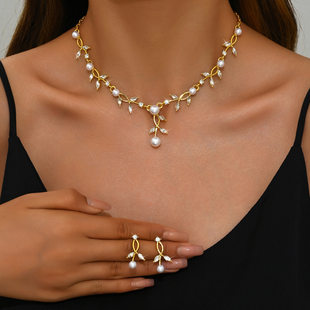 High-end light luxury elegant temperament niche pendant for women's collarbone pearl necklace earrings bridal jewelry set