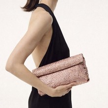 С���OӋ����Ɍ������2026���p����荆μ�б��������L���ð�Ů