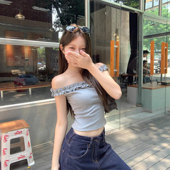 デザイン感の小さい大勢の木の耳元の1字の肩のtシャツの婦人服の夏の肩を現して身を修める短いタイプの甘いギャルの百合の上着