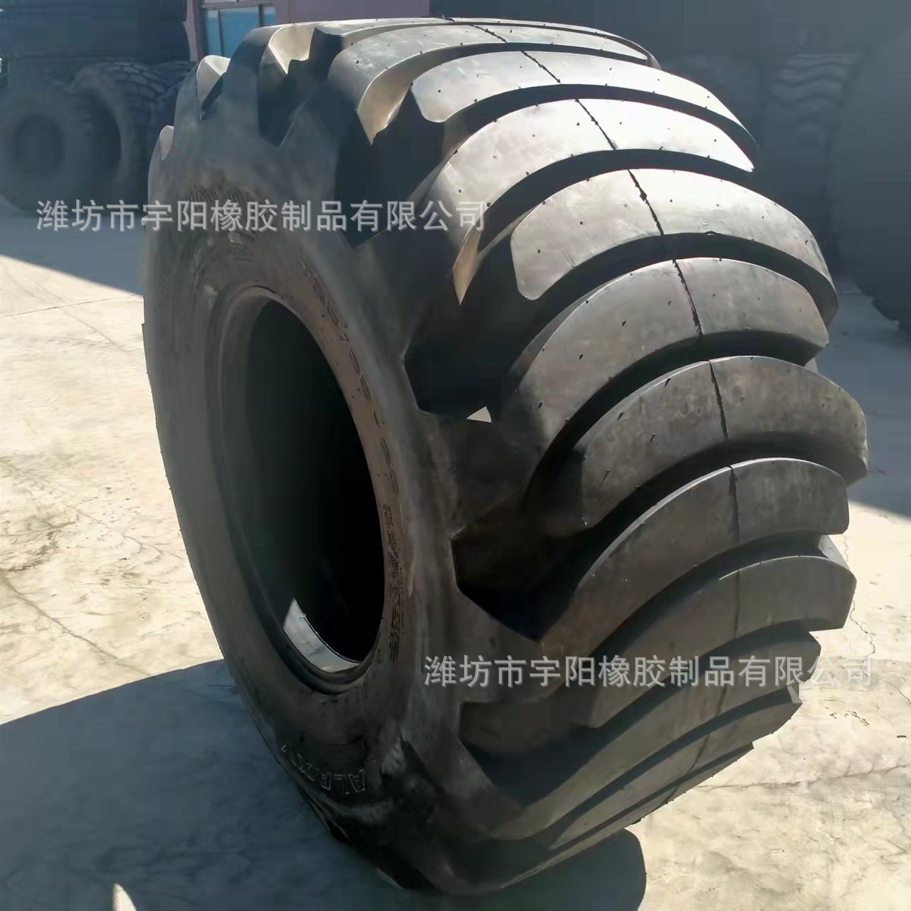 725/65-26 冷再生路拌机轮胎  宽基轮胎