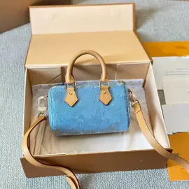 女士斜挎包;小方包;女士单肩包