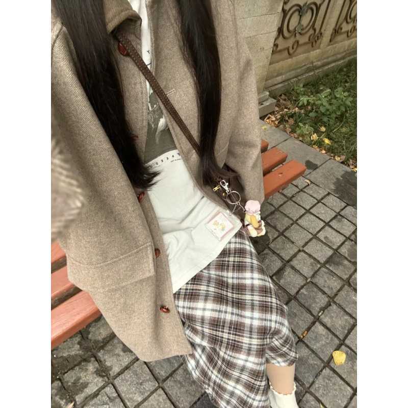 Elegant, casual, stylish, retro, and sophisticated woolen suit coat for women, perfect for autumn and winter, mid-length, loose fit.