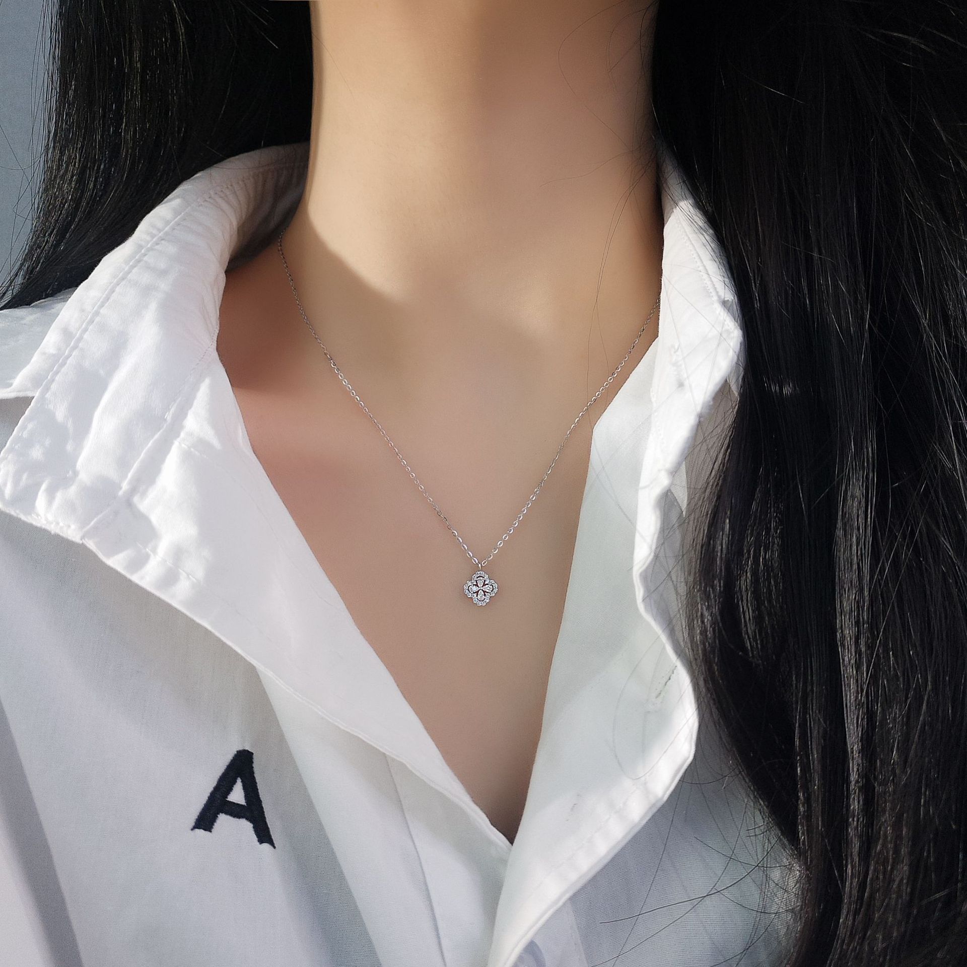 Sterling Silver Four-leaf Clover Necklace With Inlaid Diamonds_voghion.com