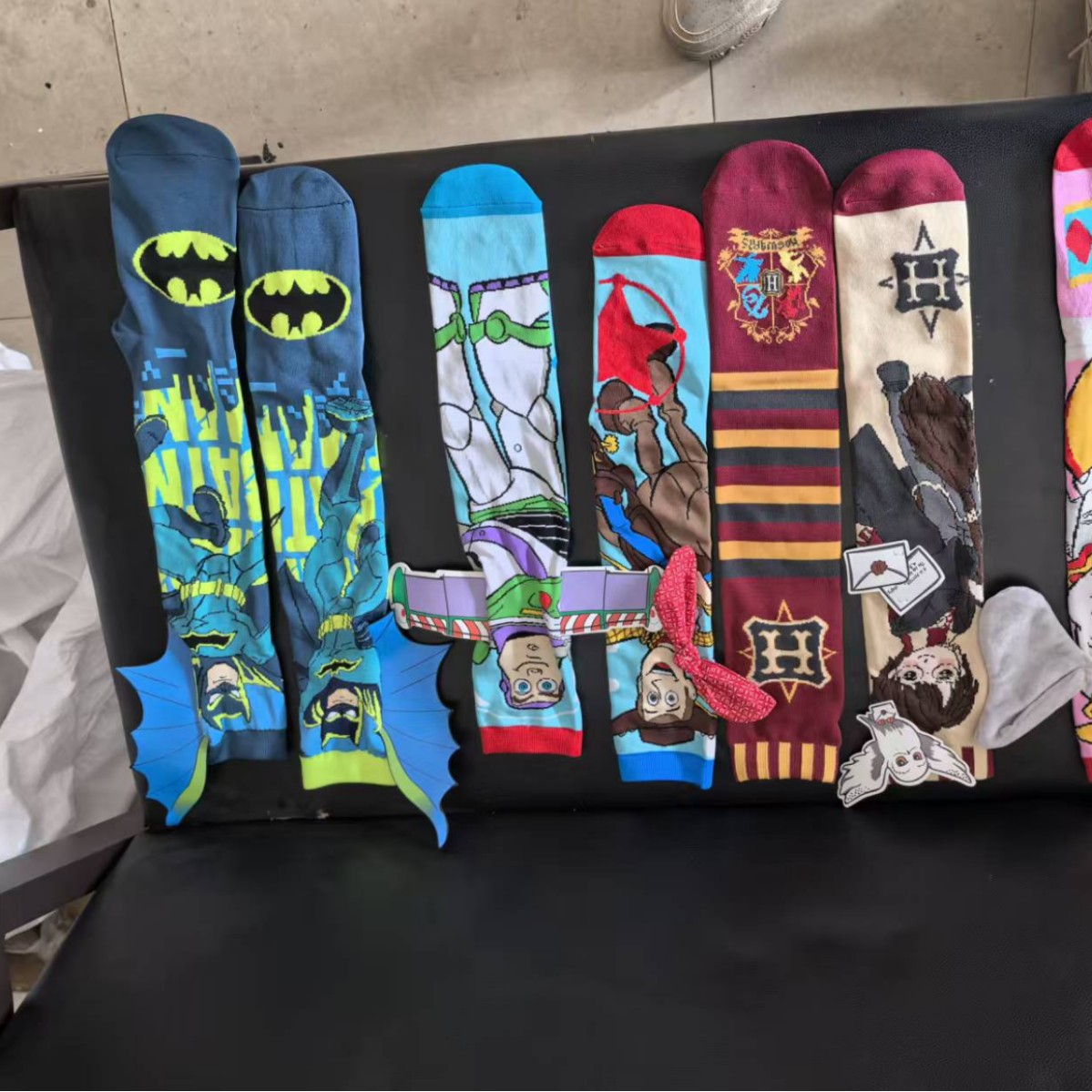 Ventas transfronterizas calientes de calcetines de dibujos animados de tendencia de calcetines populares de estilo popular de Amazon al por mayor