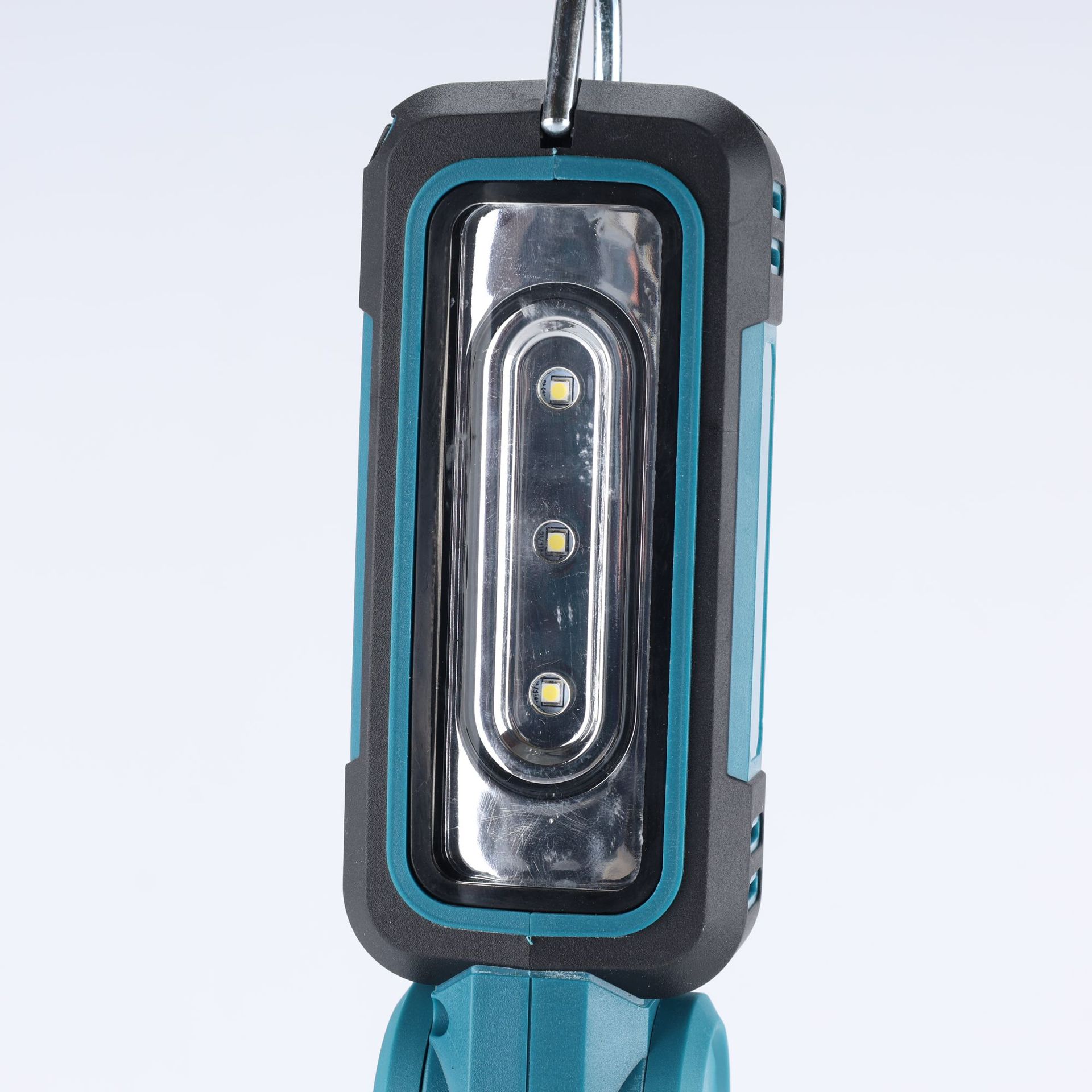 Lámpara de trabajo LED de batería de litio transfronteriza Makita, conveniente al aire libre, mantenimiento en el sitio, iluminación multifuncional súper brillante para acampar