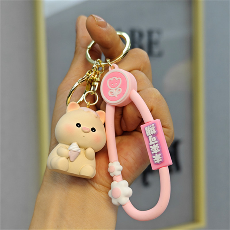 Resina de dibujos animados originales de comida oso llavero creativo encantador para mujeres llavero de automóviles exquisitos bolsos colgantes al por mayor