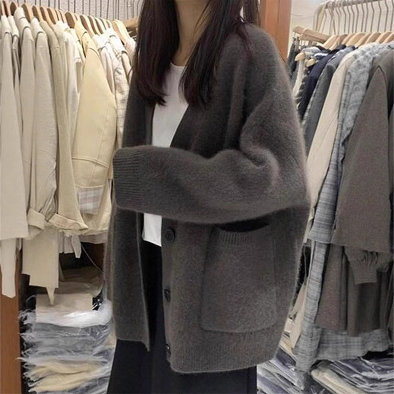 Japanese Retro Lazy Style Thickened Knitted Cardigan for Women, Autumn and Winter High-End Gray Mink Velvet Soft Sweater Jacket