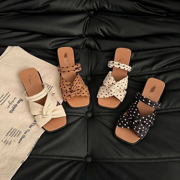 Dos zapatillas de tacón francés para mujeres de verano 06 nuevas ondas de aire extranjero con una sola gruesa con una falda sandalias Birken