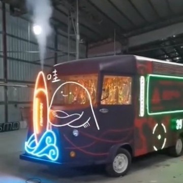 10米大型主题公园喷雾花车发光巡游广告玻璃钢国风节日雕塑电动车