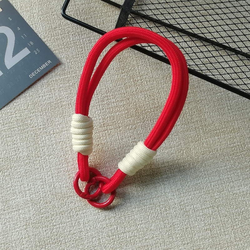 큰 빨간색-빨간색 원-이중 링