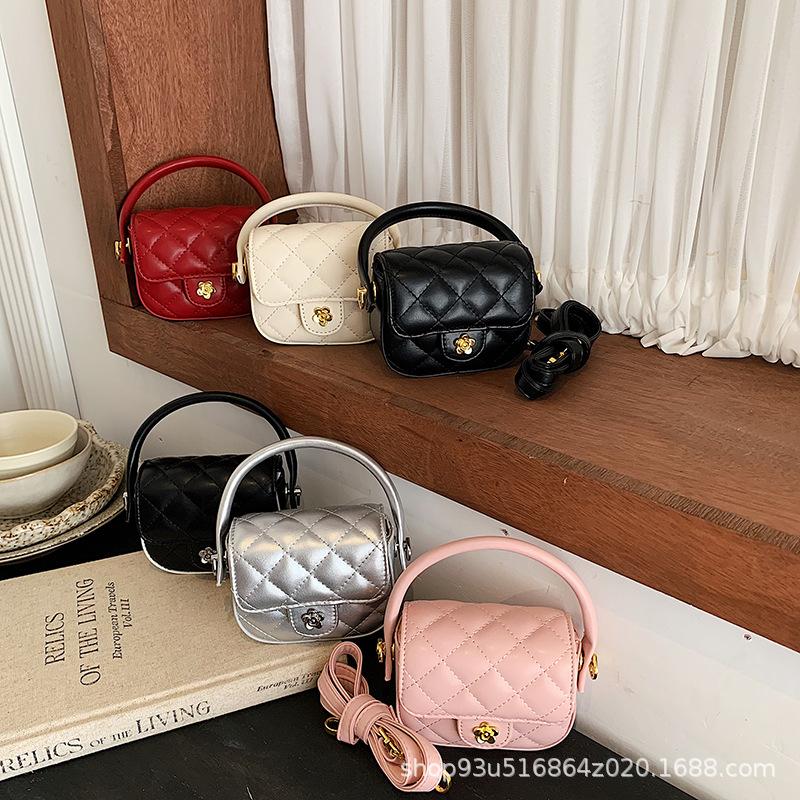 Trendy Chanel-style mini crossbody bag for girls, 2026 autumn/winter new collection, soft leather, waterproof, children's handbag, shoulder bag