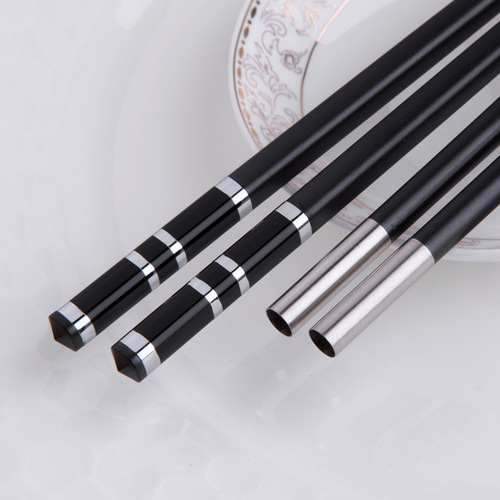 Chopstick Station offers customizable logo printing—hotel-style disposable head-changing chopsticks, hot pot restaurant-compatible jointed utensils, and individual chopsticks designed for one person per set.