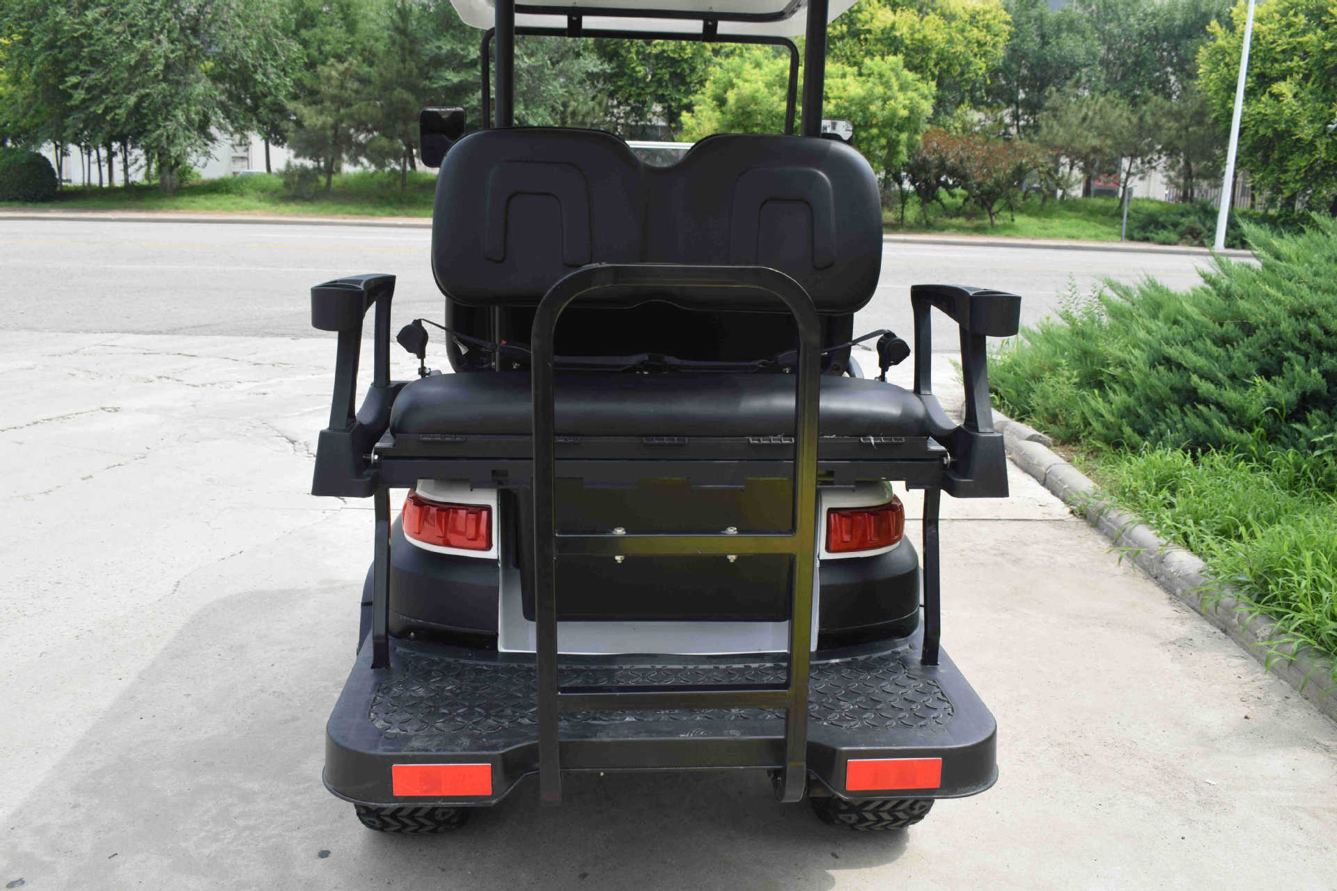Zhongfeiyida Zhongyi Golf Cart Electric Sightseeing Car 2+2 Off-Road with Bumper Climbing Strong Long Endurance